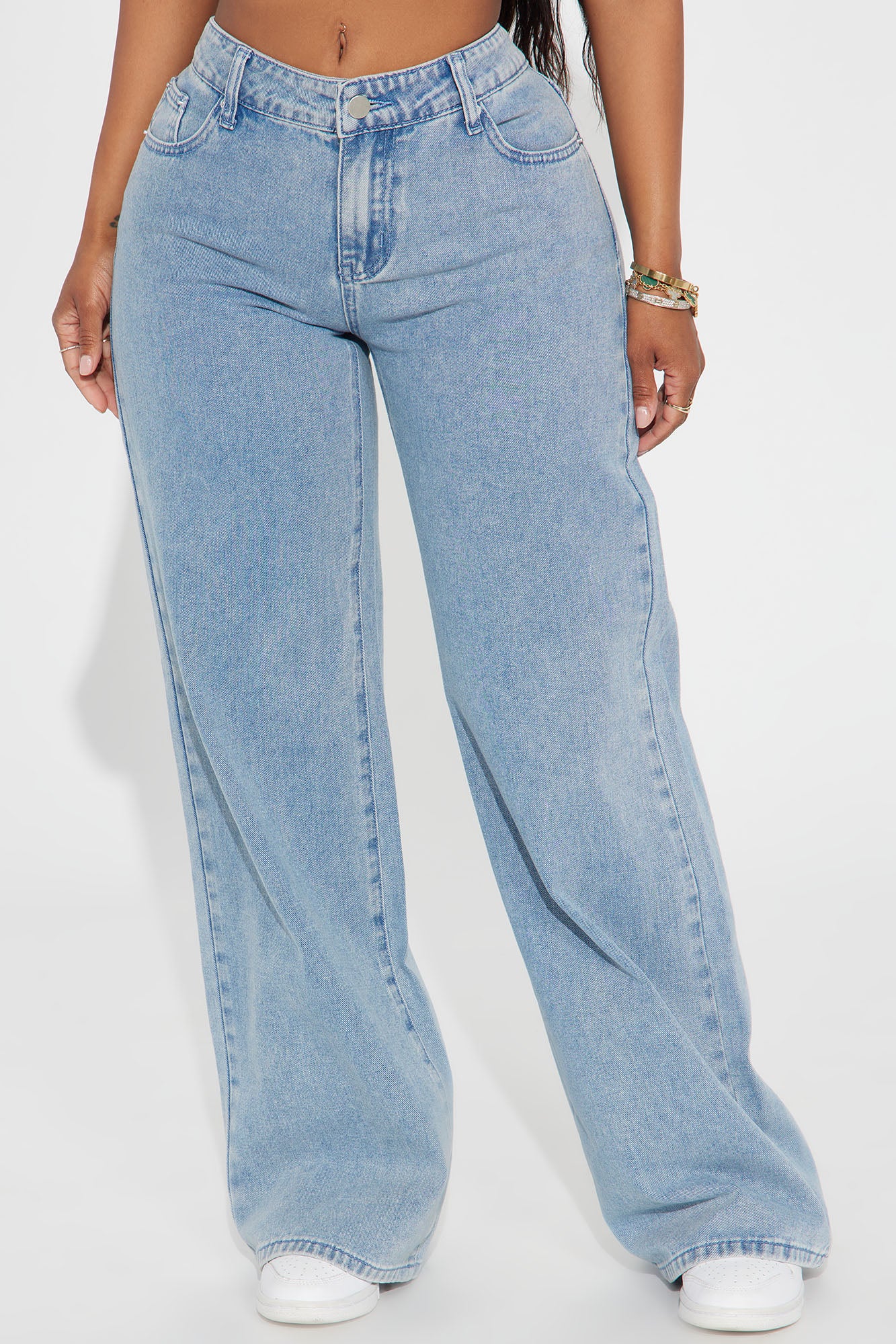 Taking A Bow Embroidered Baggy Jeans - Light Wash - Image 4