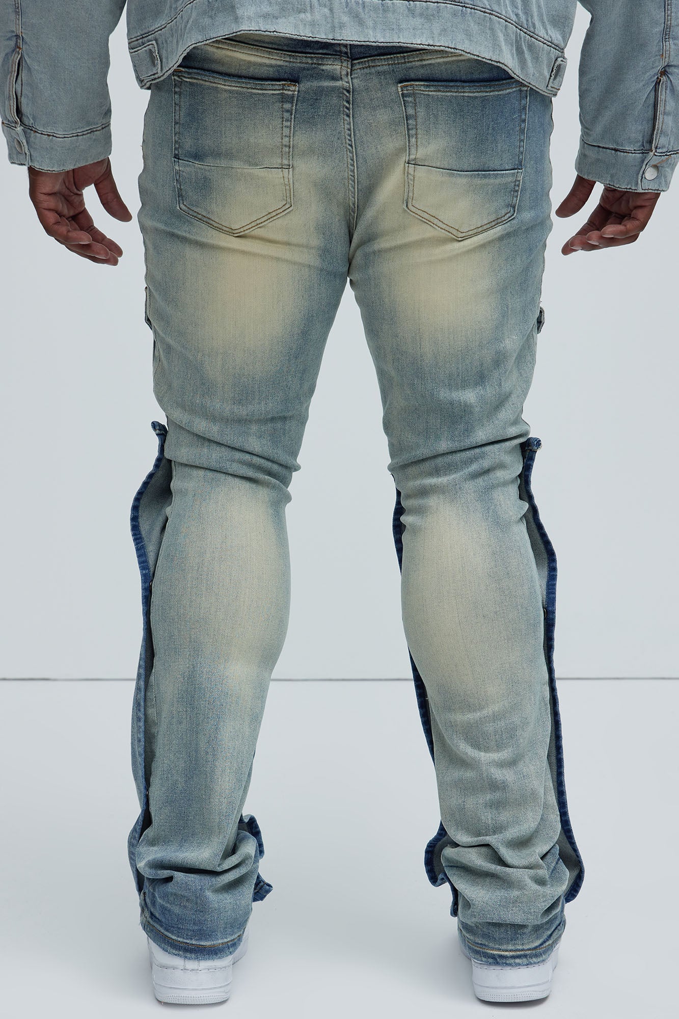 Utility Snap Pockets Flare Jeans - Light Wash - Image 9