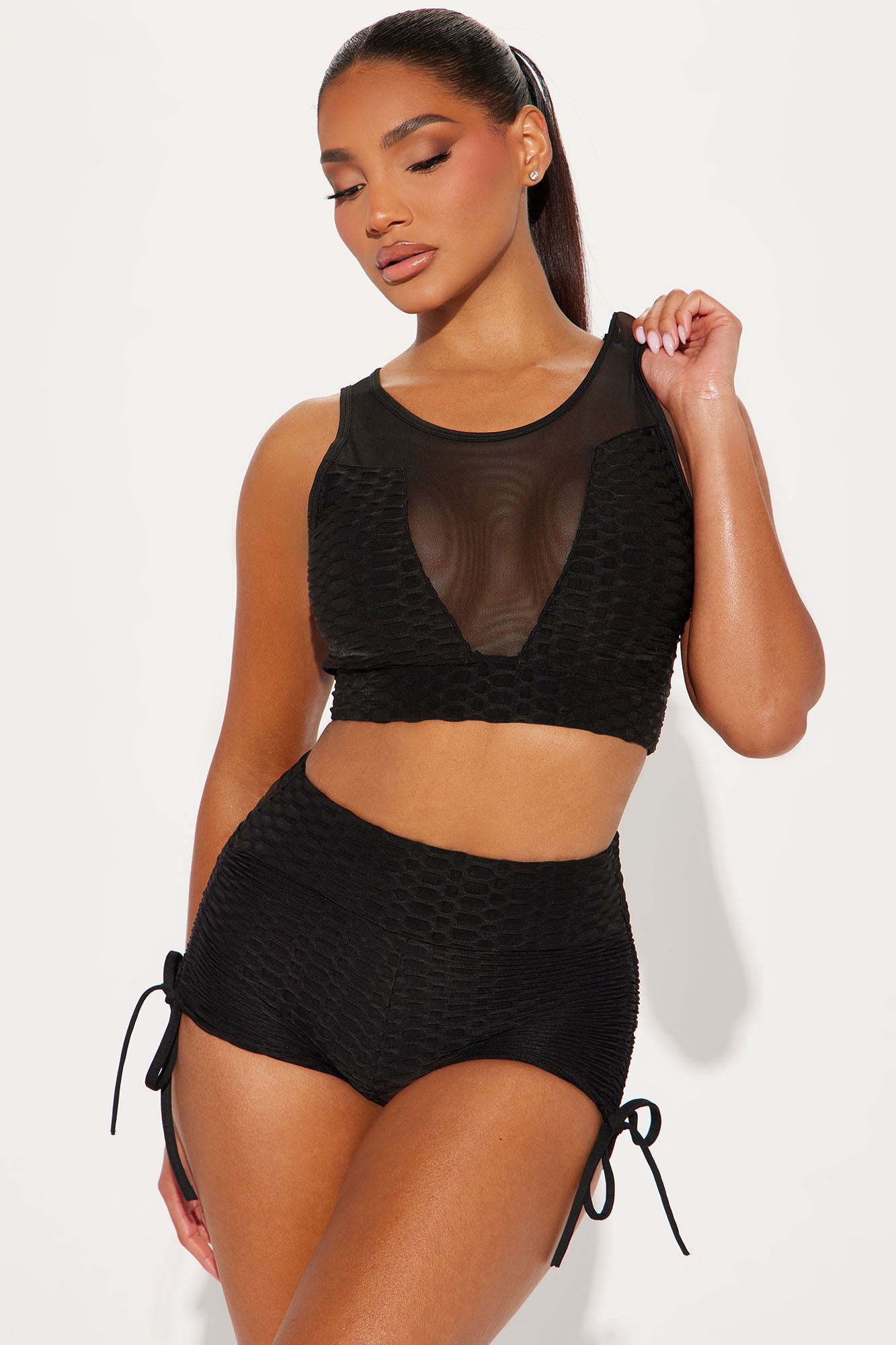 The Best Assets Textured Sports Bra - Black - Image 3