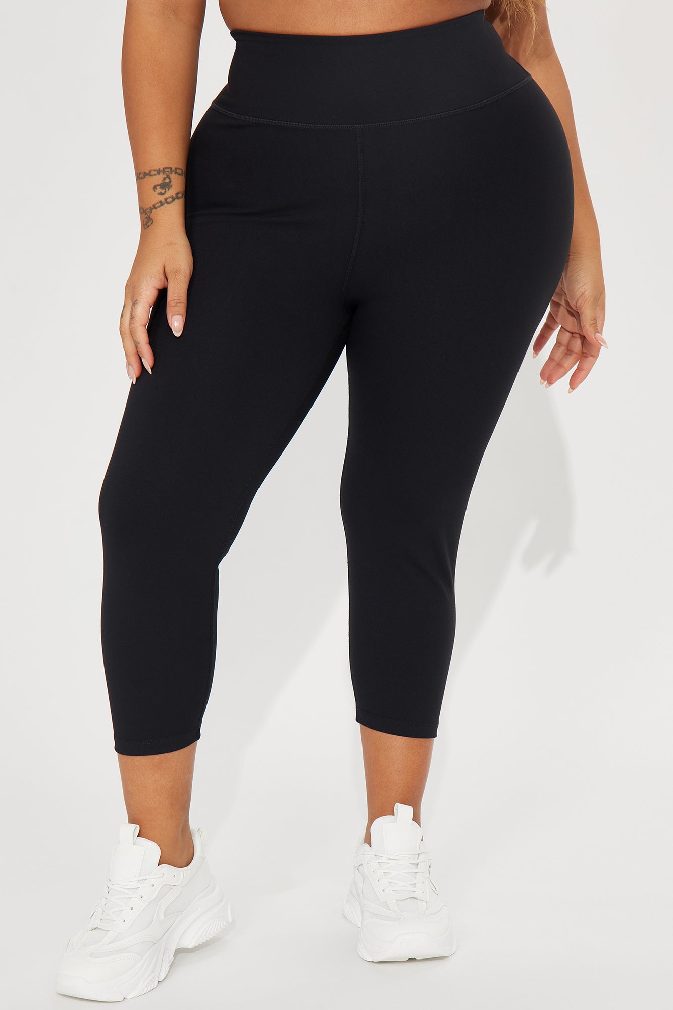 Flexibility Super Soft Capri Active Legging - Black - Image 6