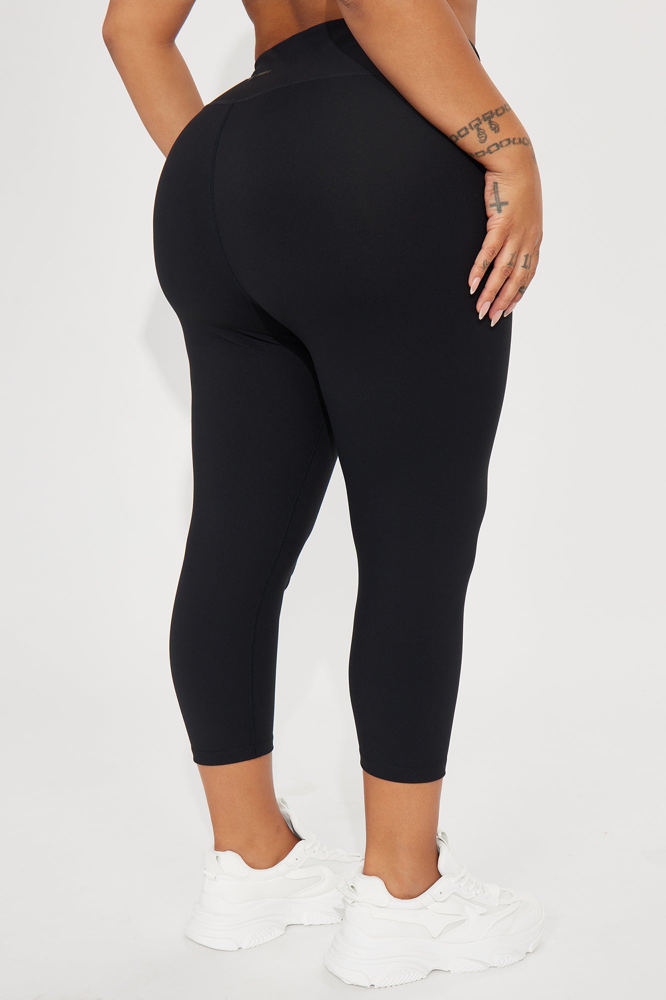 Flexibility Super Soft Capri Active Legging - Black - Image 8