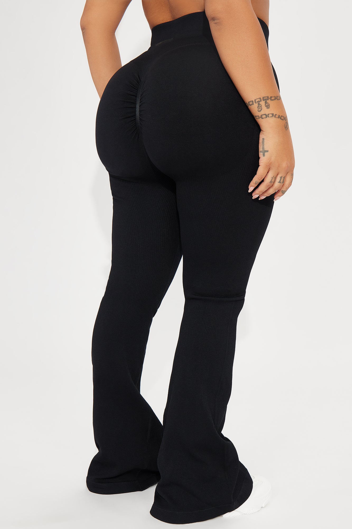 Beach Body Effortless Seamless Active Yoga Pant - Black - Image 9