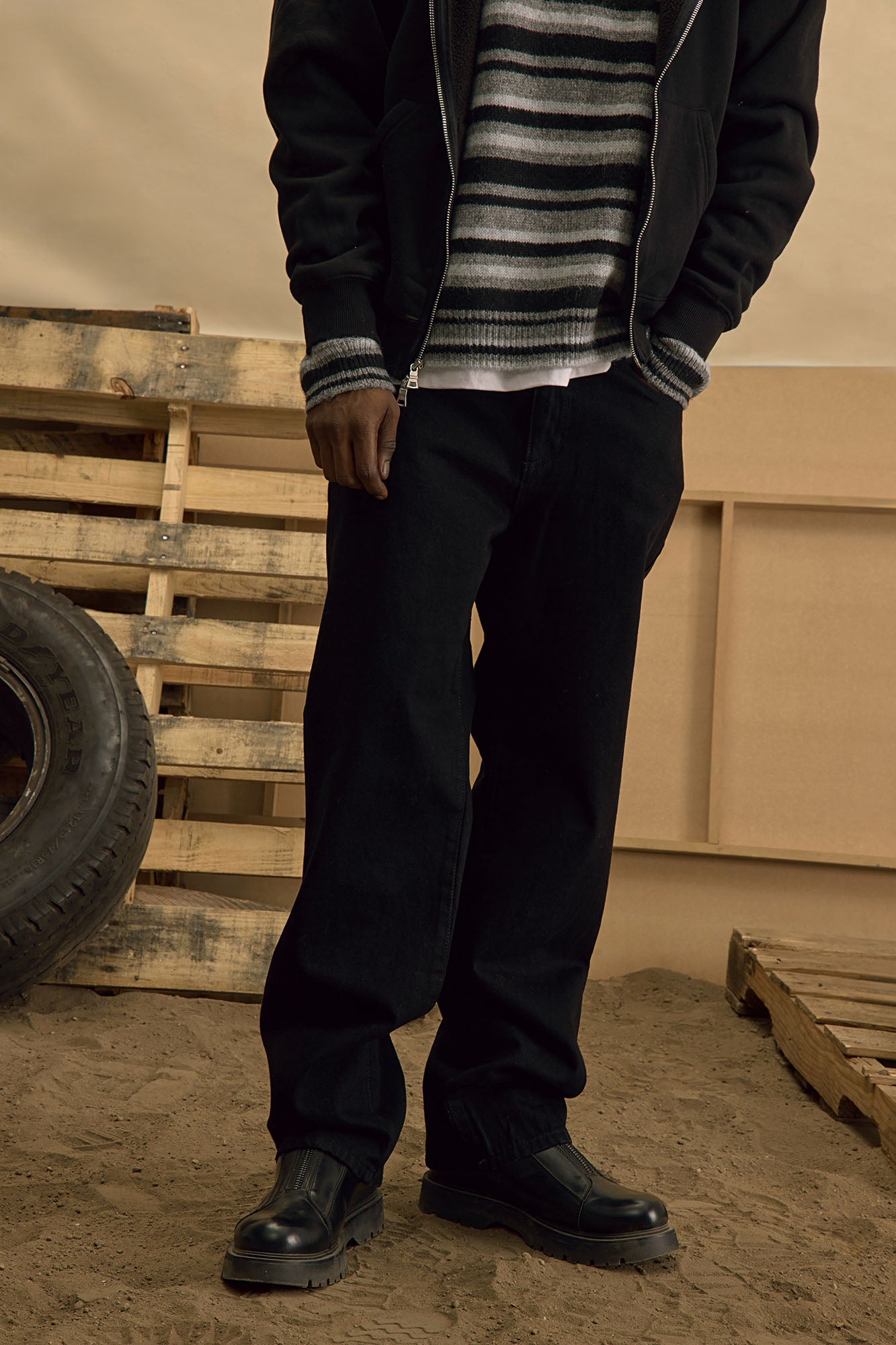 Dean Straight Jeans - Black - Image 5