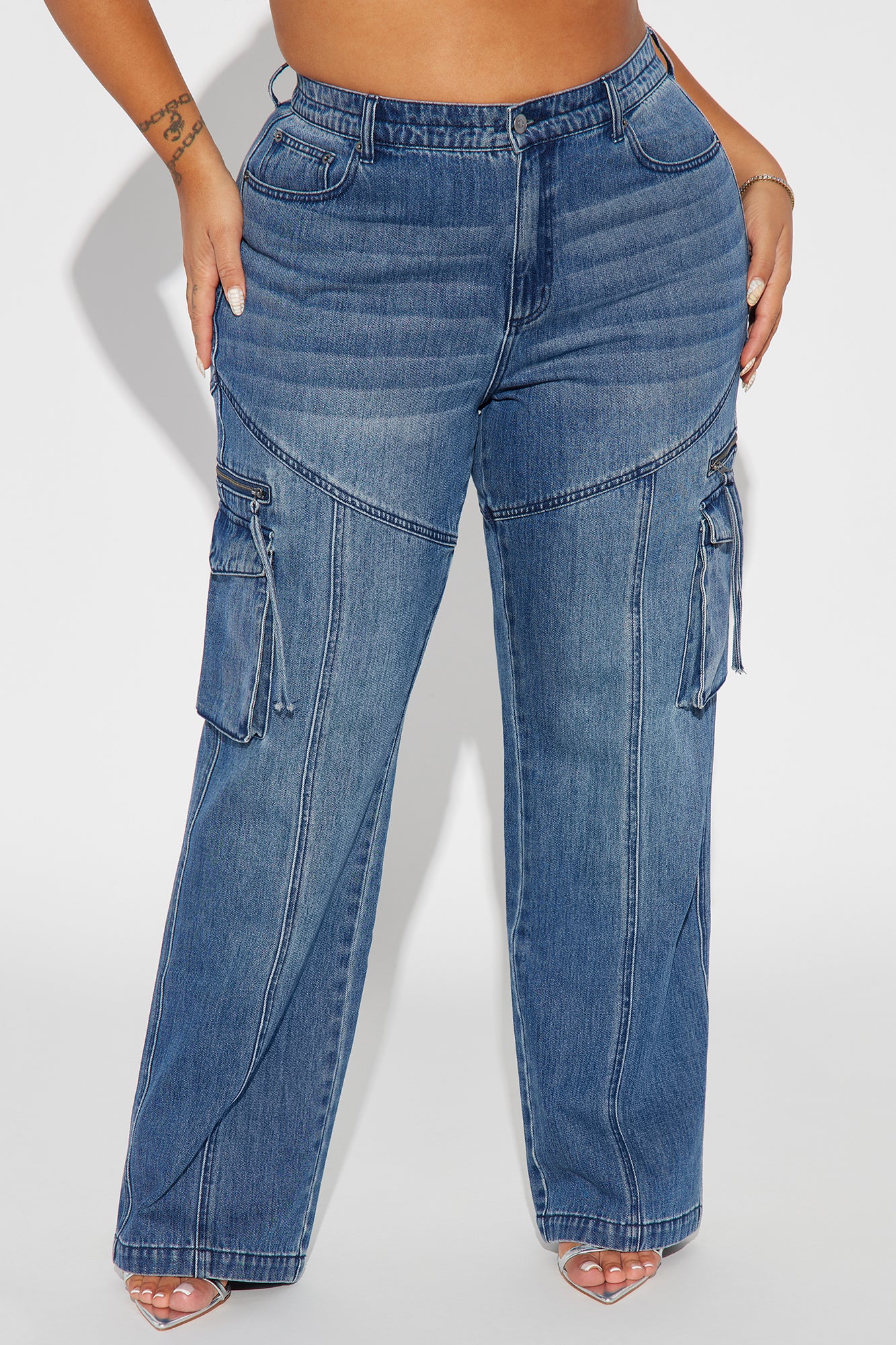 Devil In Disguise Cargo Straight Leg Jeans - Medium Wash - Image 4
