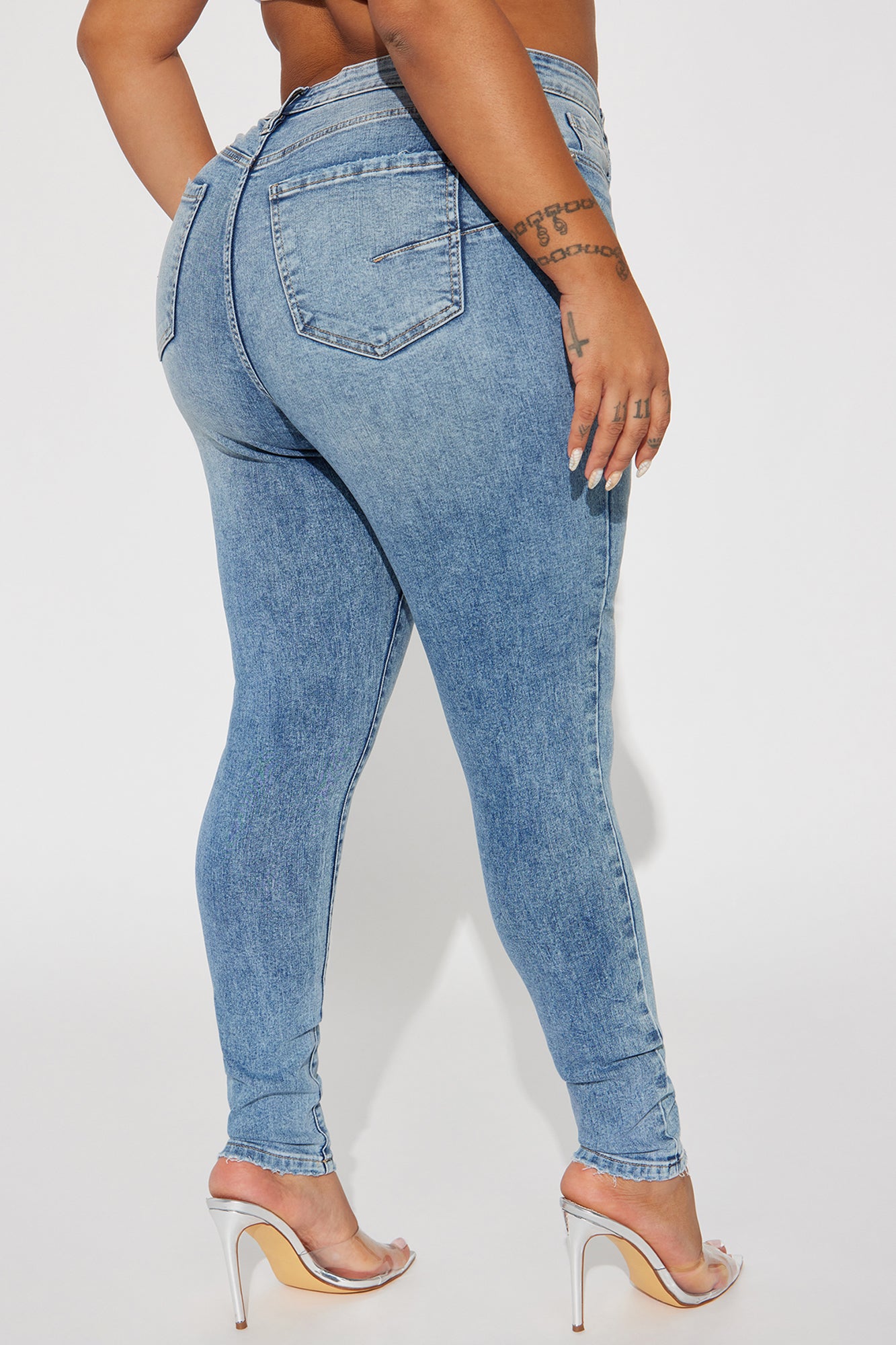 Contour Beauty Sculpting Stretch Skinny Jeans - Light Wash - Image 7