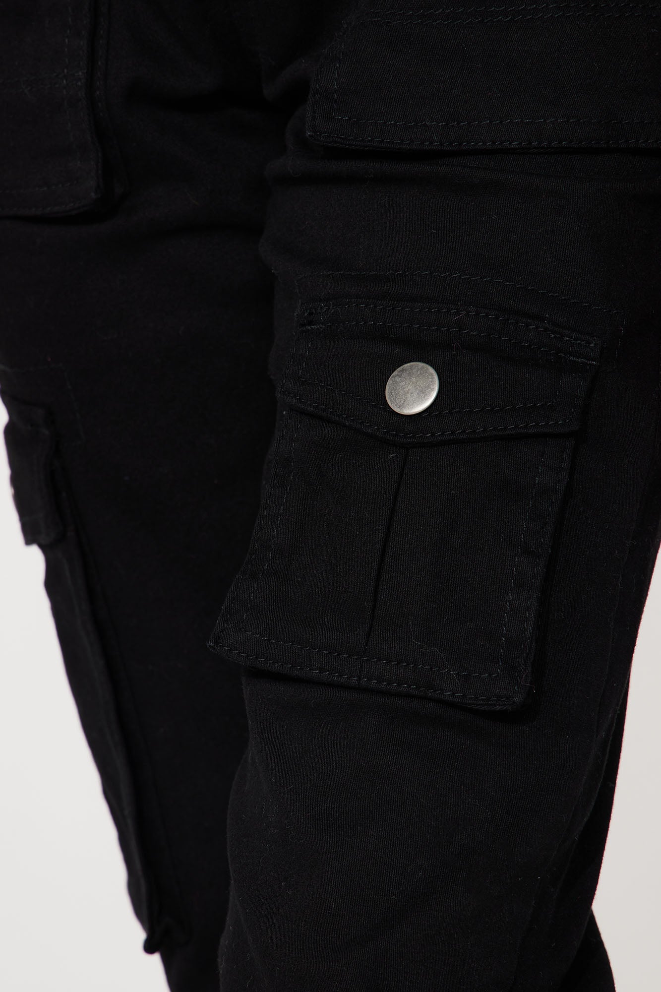 Mini Twill Ruched Ankle Cargo Pants - Black - Image 5