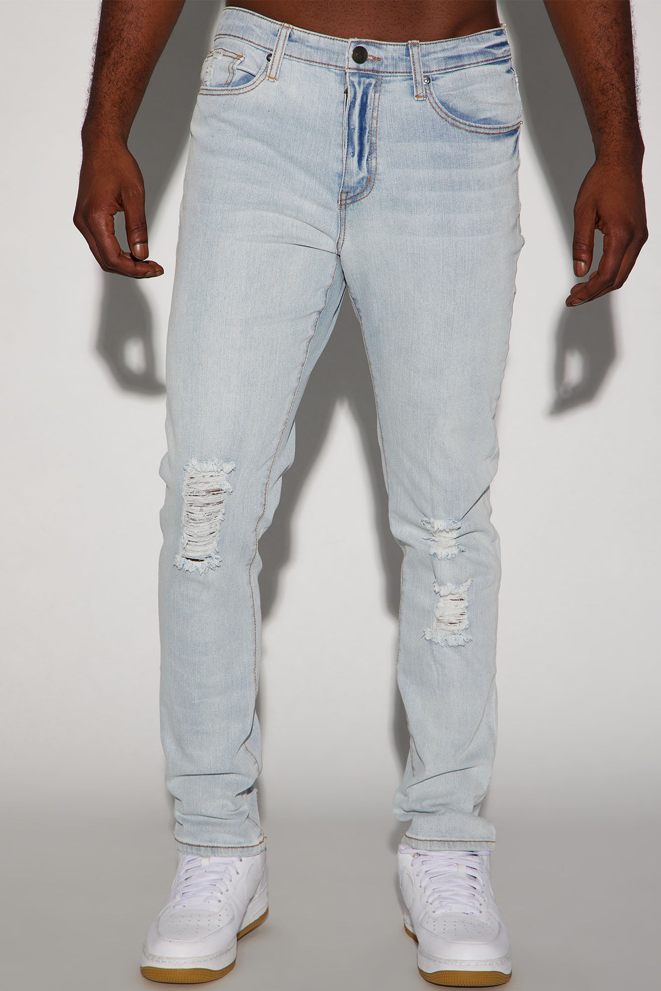 Jasper Skinny Vintage Ripped Knee Jean - Light Wash - Image 4