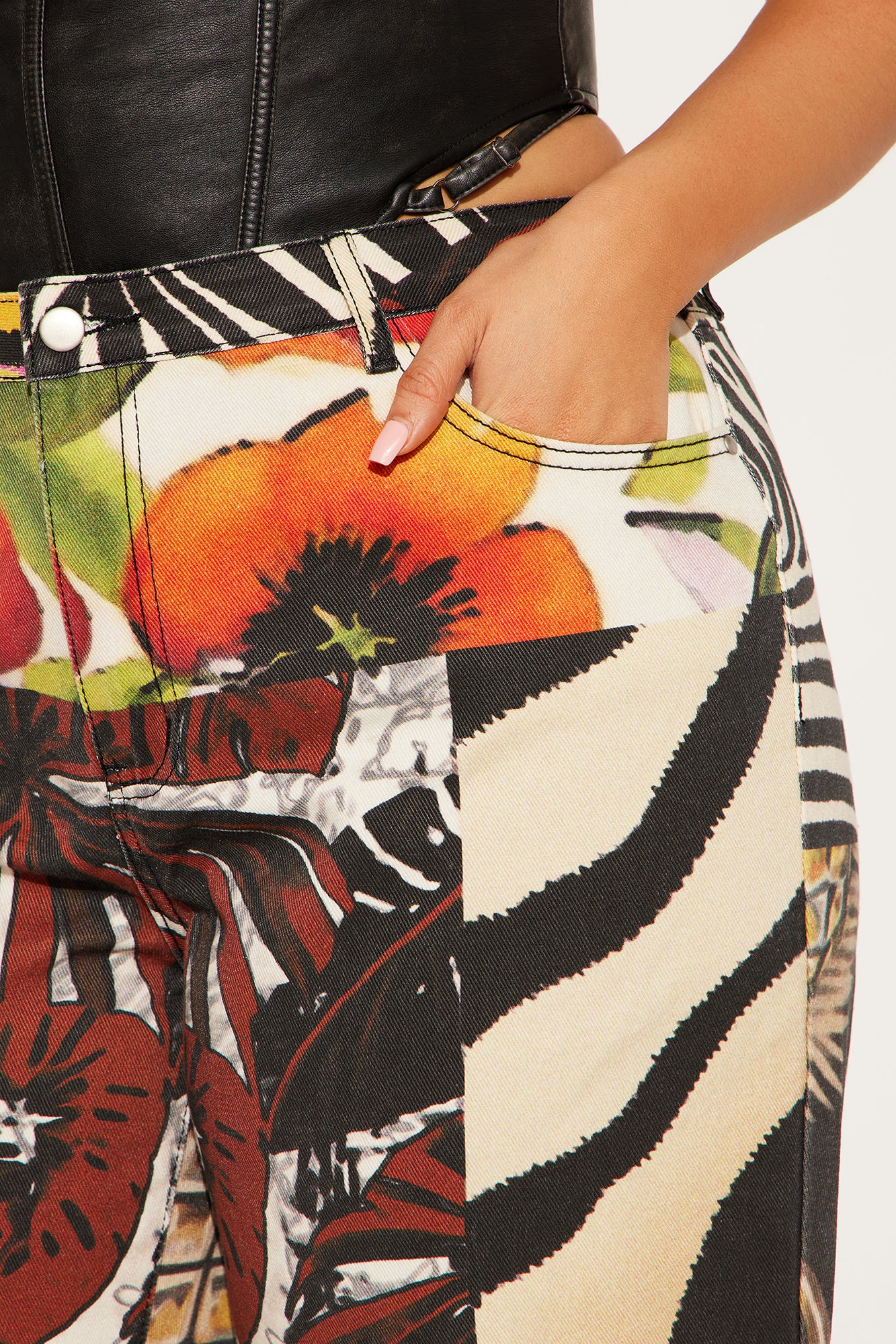 Miami Mood Printed Baggy Jeans - Brown/combo - Image 11
