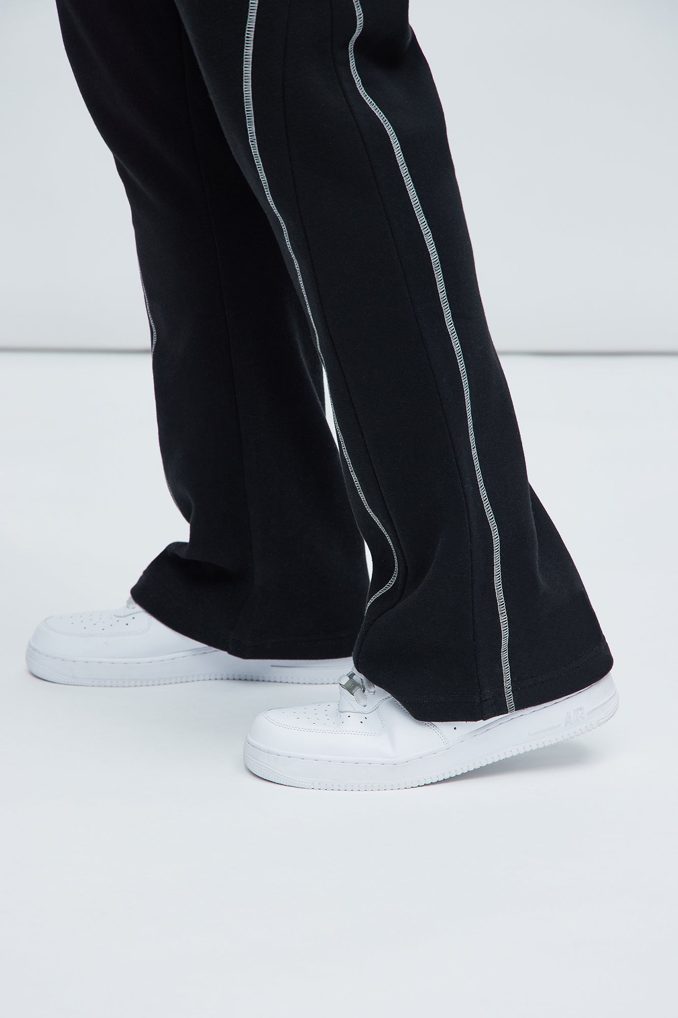 Tyson Trust Me Skinny Flare Contrast Sweatpants - Black - Image 8