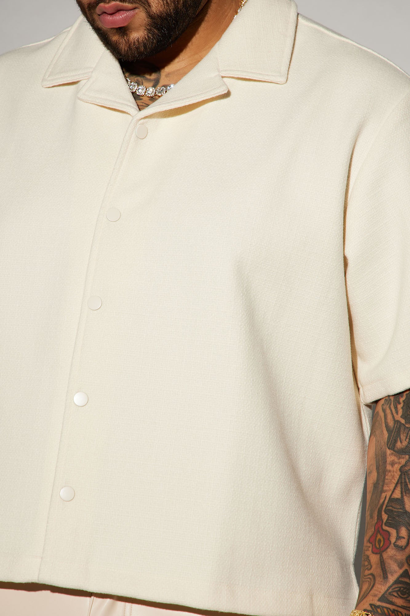 Wilder Textured Weave Cropped Button Up Shirt - Cream - Image 7