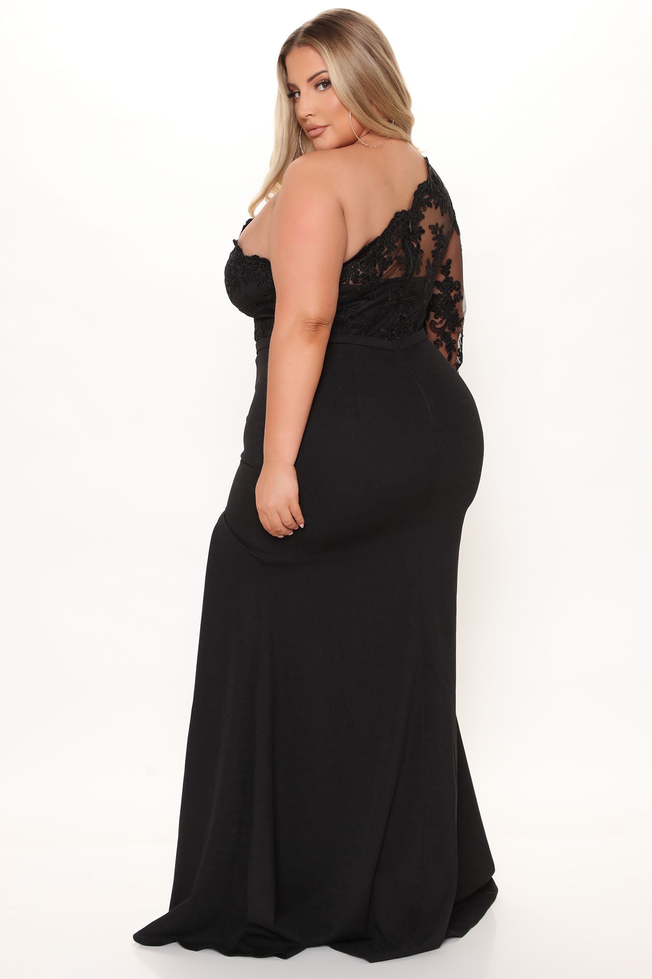 Bonita Lace Maxi Dress - Black - Image 10