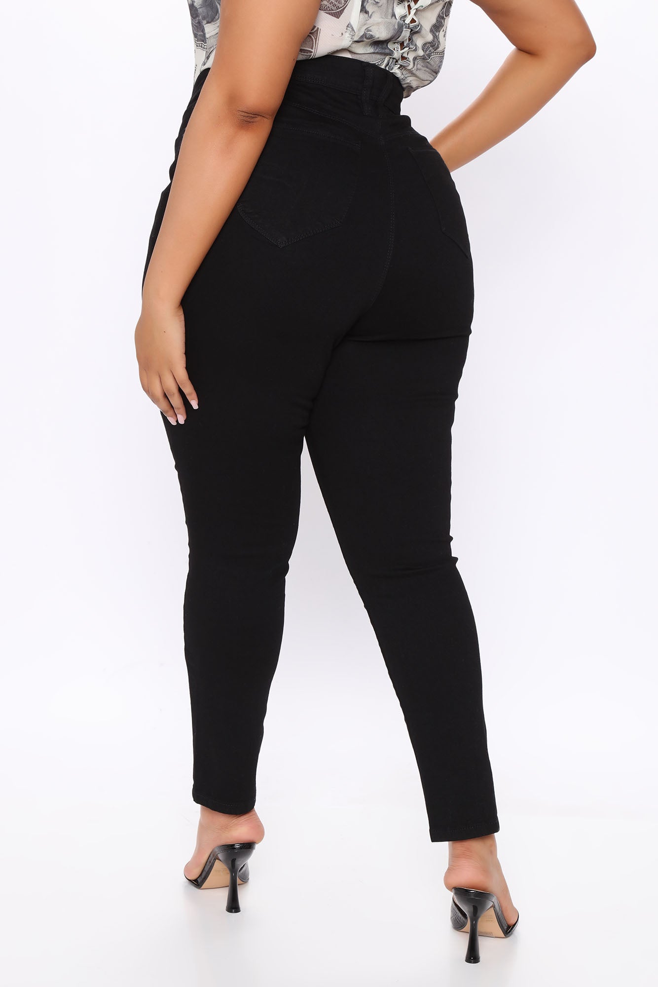 Statuesque Booty Lifting Jeans - Black - Image 9