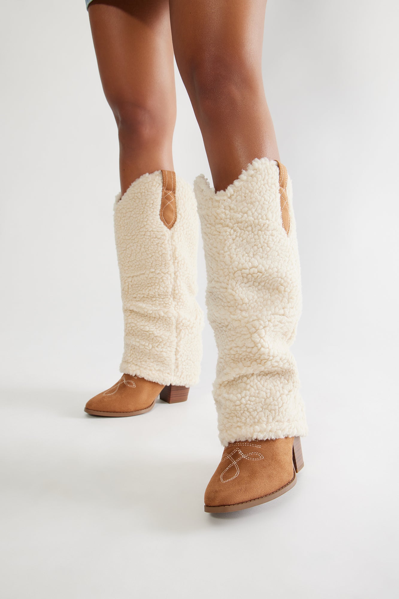 Baxter Sherpa Boots - Beige/Brown - Image 4