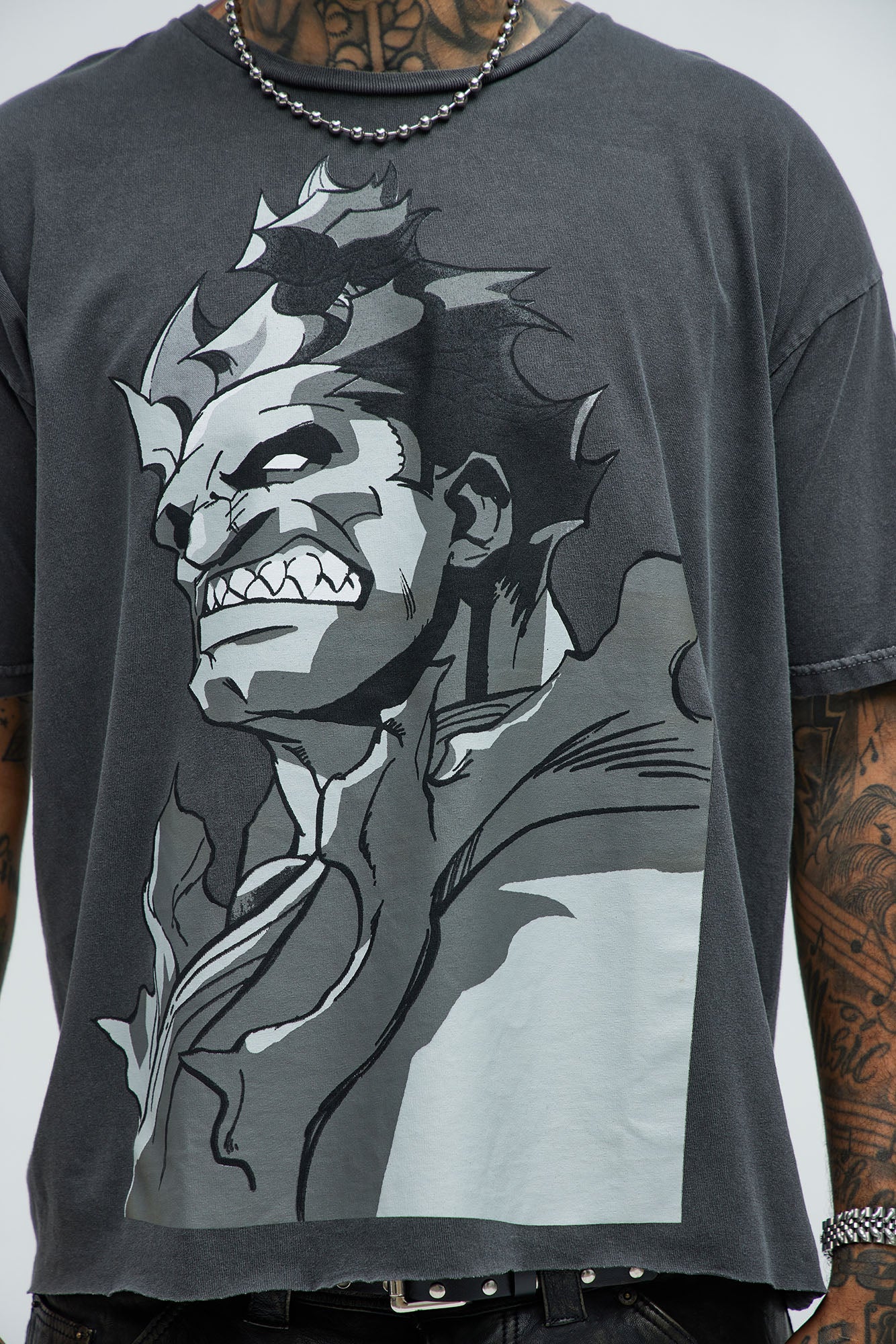Street Fighter Akuma Oversized Short Sleeve Tee - Black Wash - Image 4