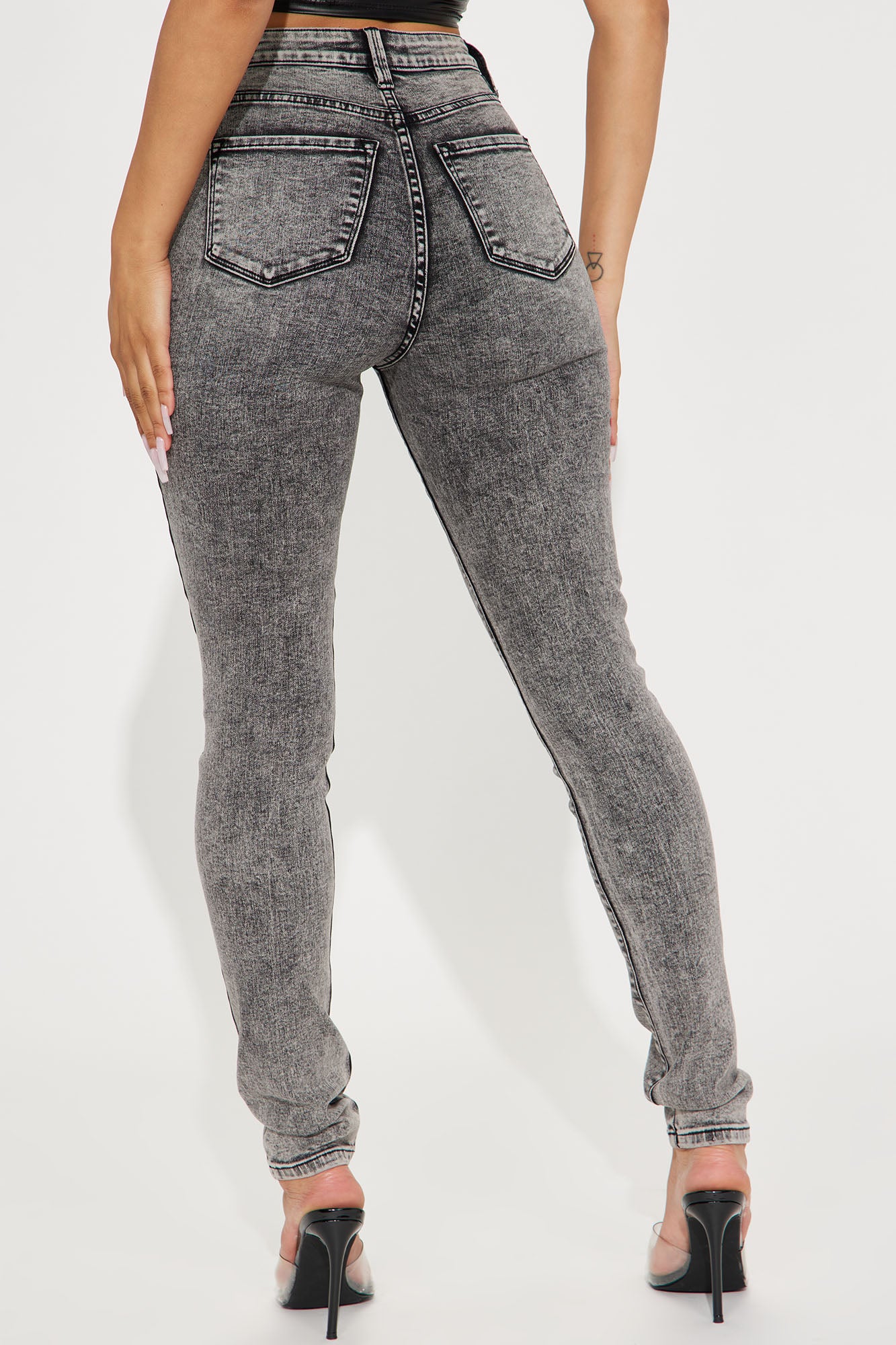 Tall It's Giving High Stretch Curvy Skinny Jeans - Acid Wash Grey - Image 3