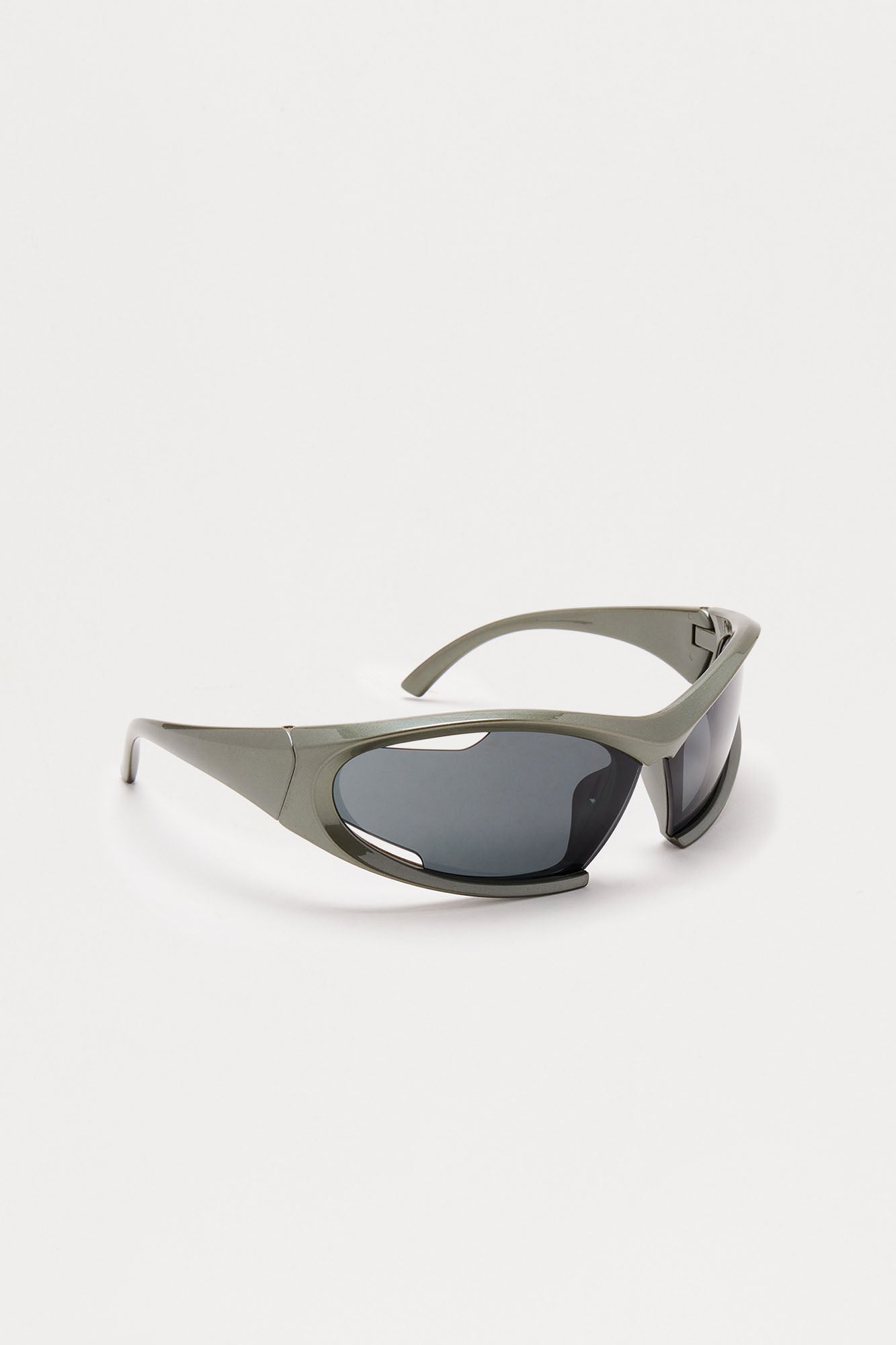 Vivid Frame Sunglasses - Dark Grey - Image 4