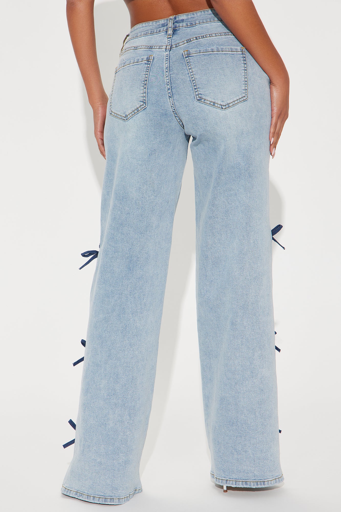 Tall Catch My Drift Stretch Bow Split Hem Jeans - Light Wash - Image 3