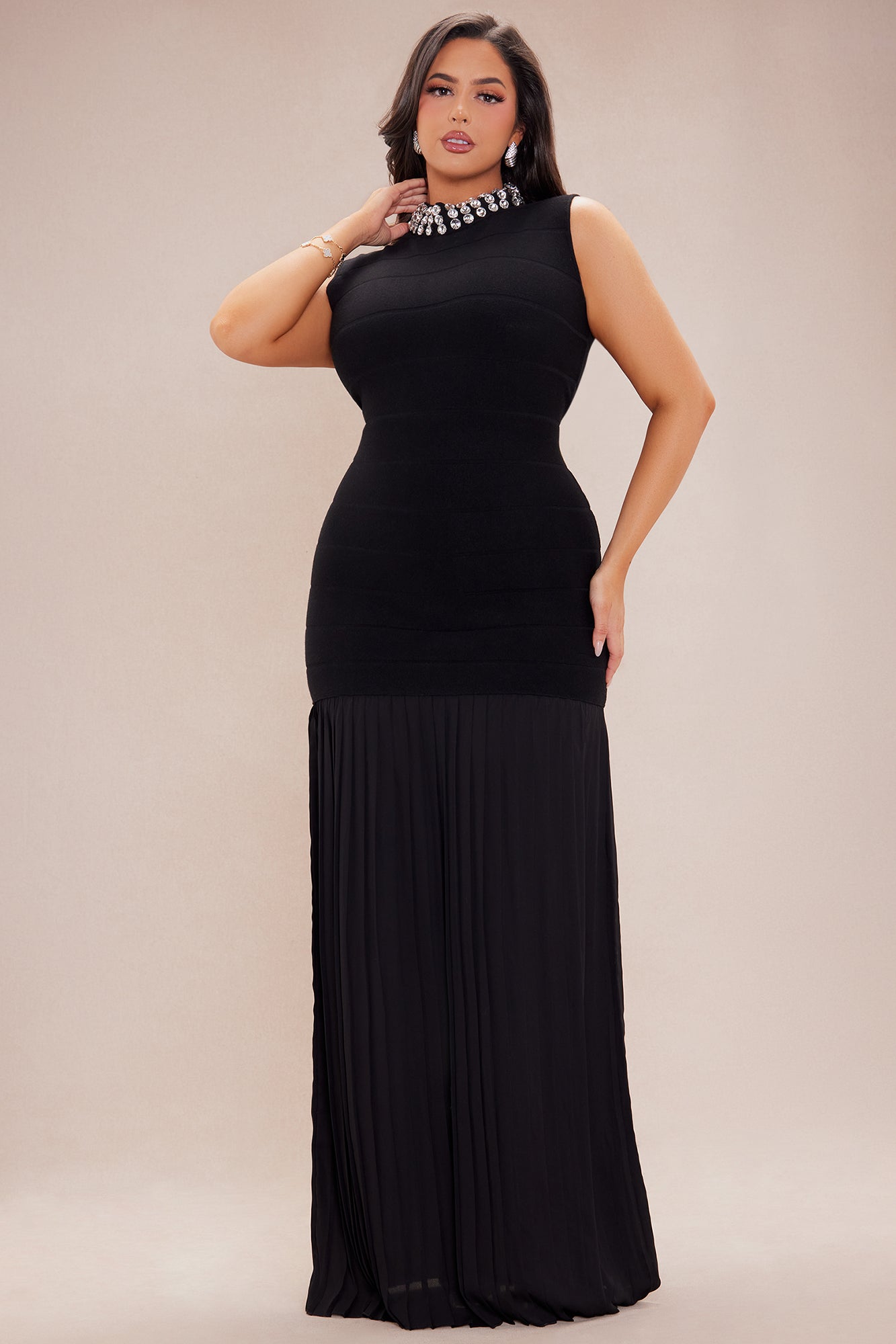 Amelia Embellished Sweater Maxi Dress - Black - Image 5