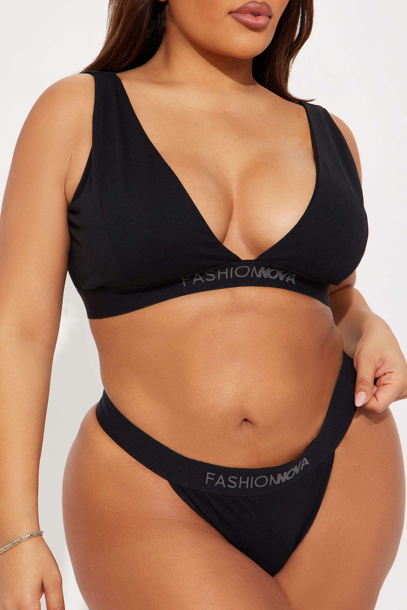 FN Mood Plunge Bralette And Thong Set - Black - Image 5