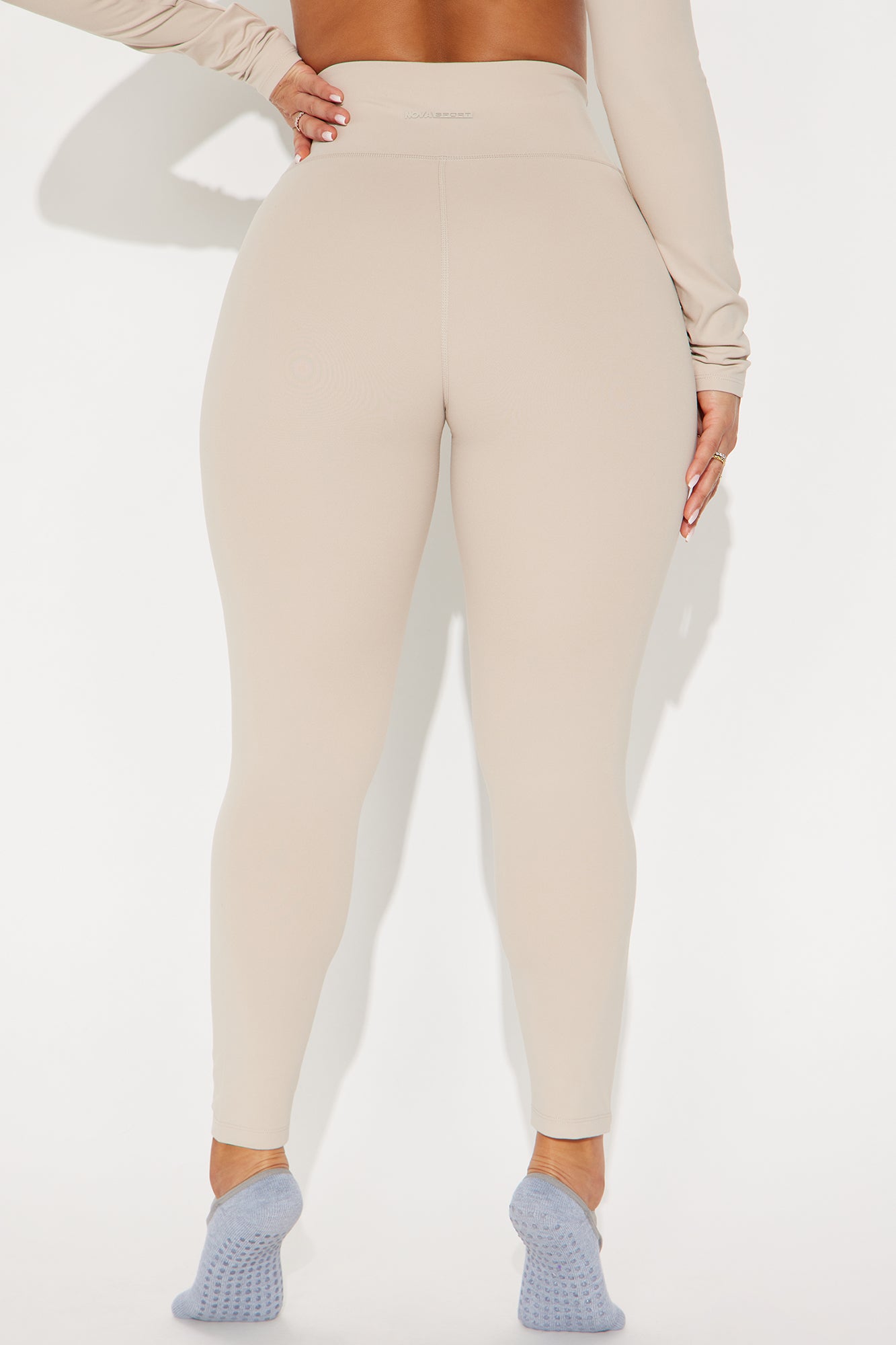 Flex Appeal 7/8 Super Soft Active Legging - Light Taupe - Image 4