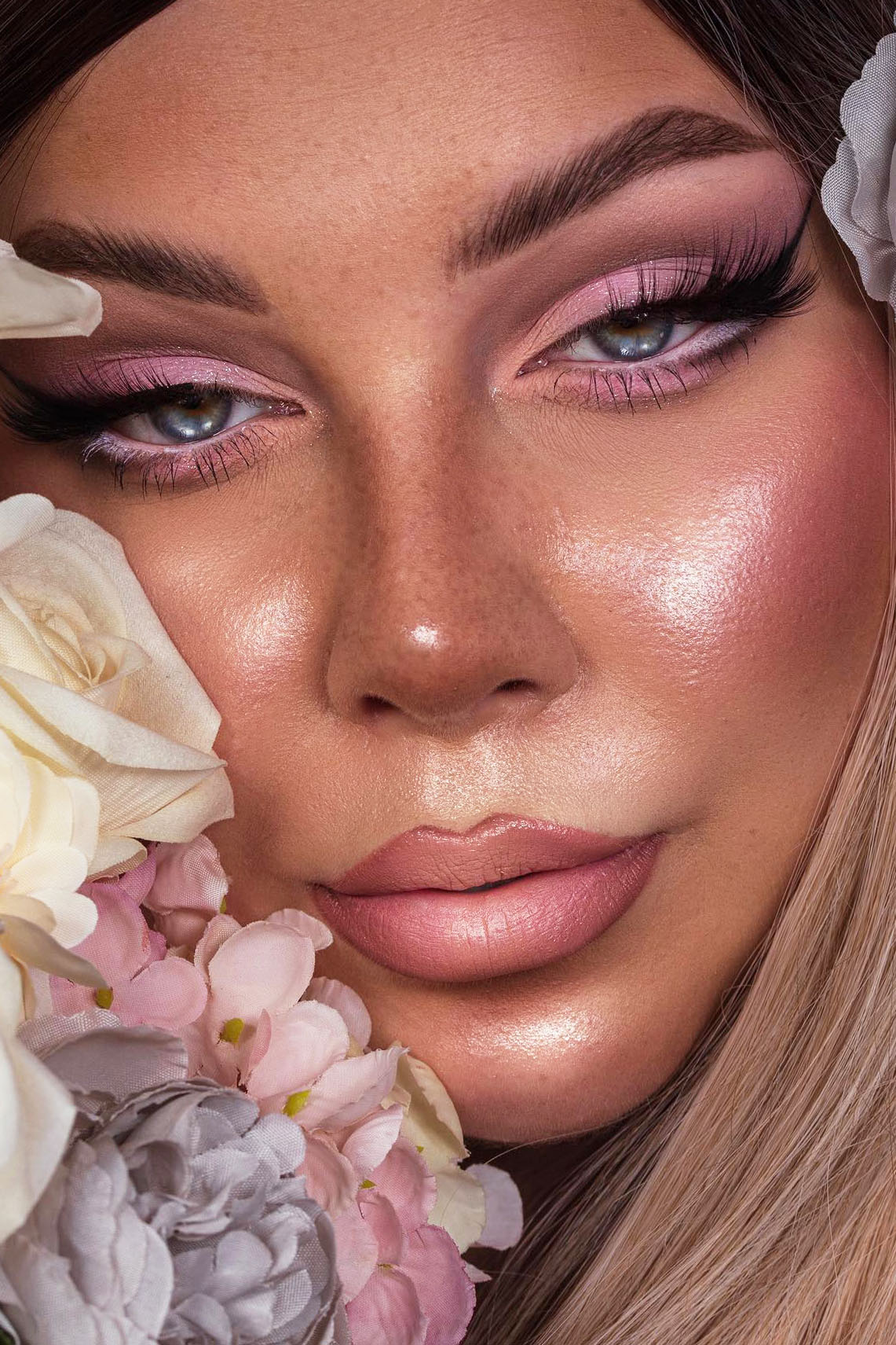 NOVABEAUTY Glow Effect Face and Body Highlighter- Soft Gold - Image 9