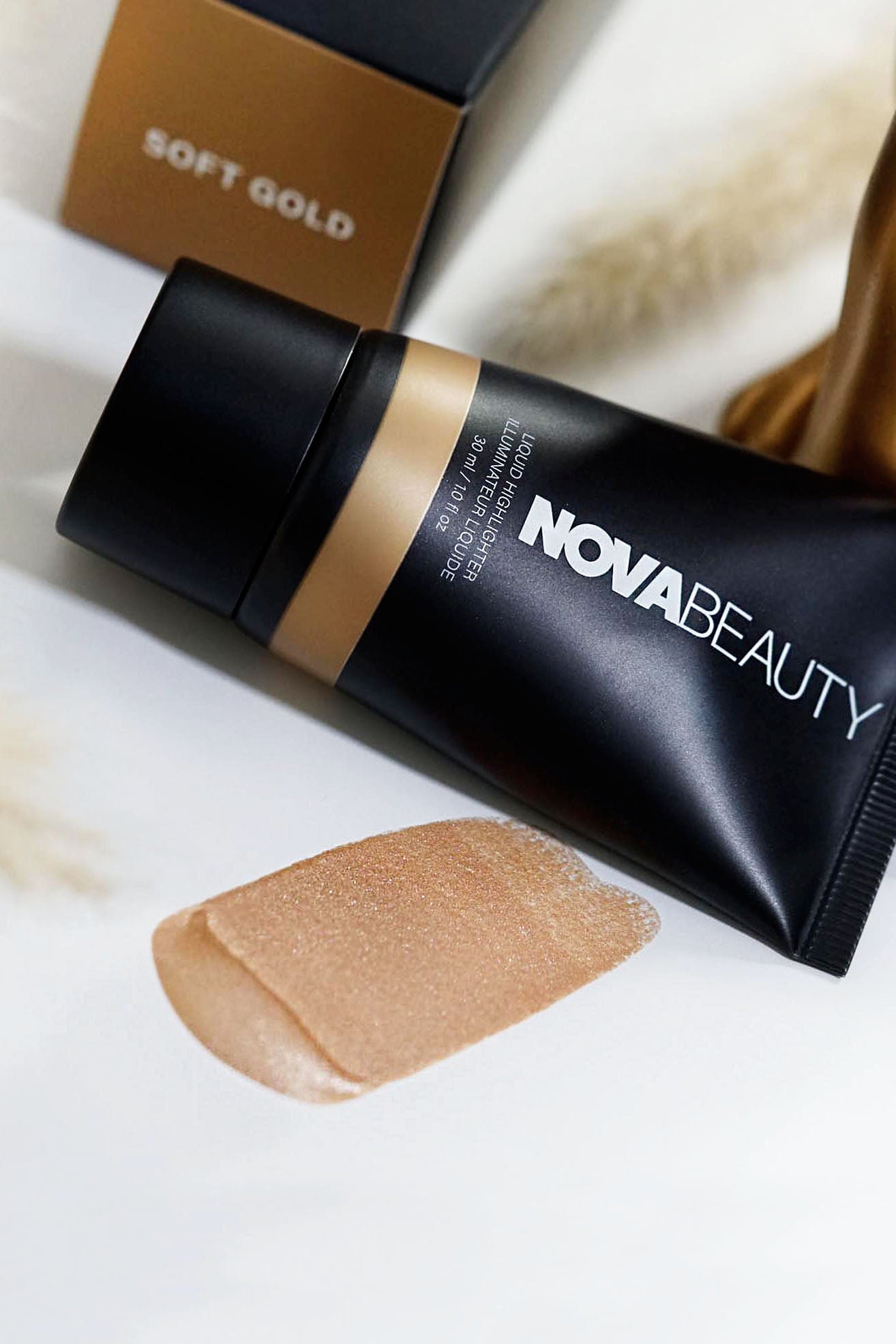 NOVABEAUTY Glow Effect Face and Body Highlighter- Soft Gold - Image 3